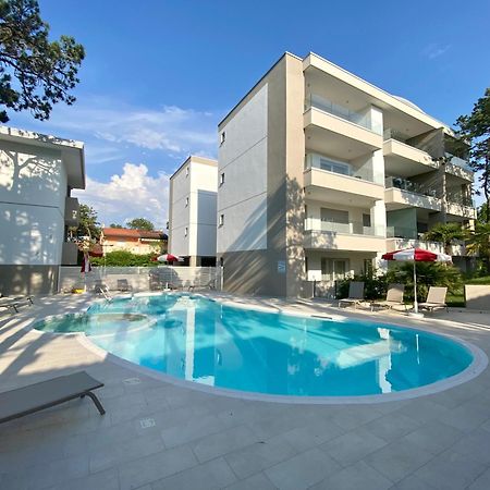 Residence Melograno Bibione Bagian luar foto