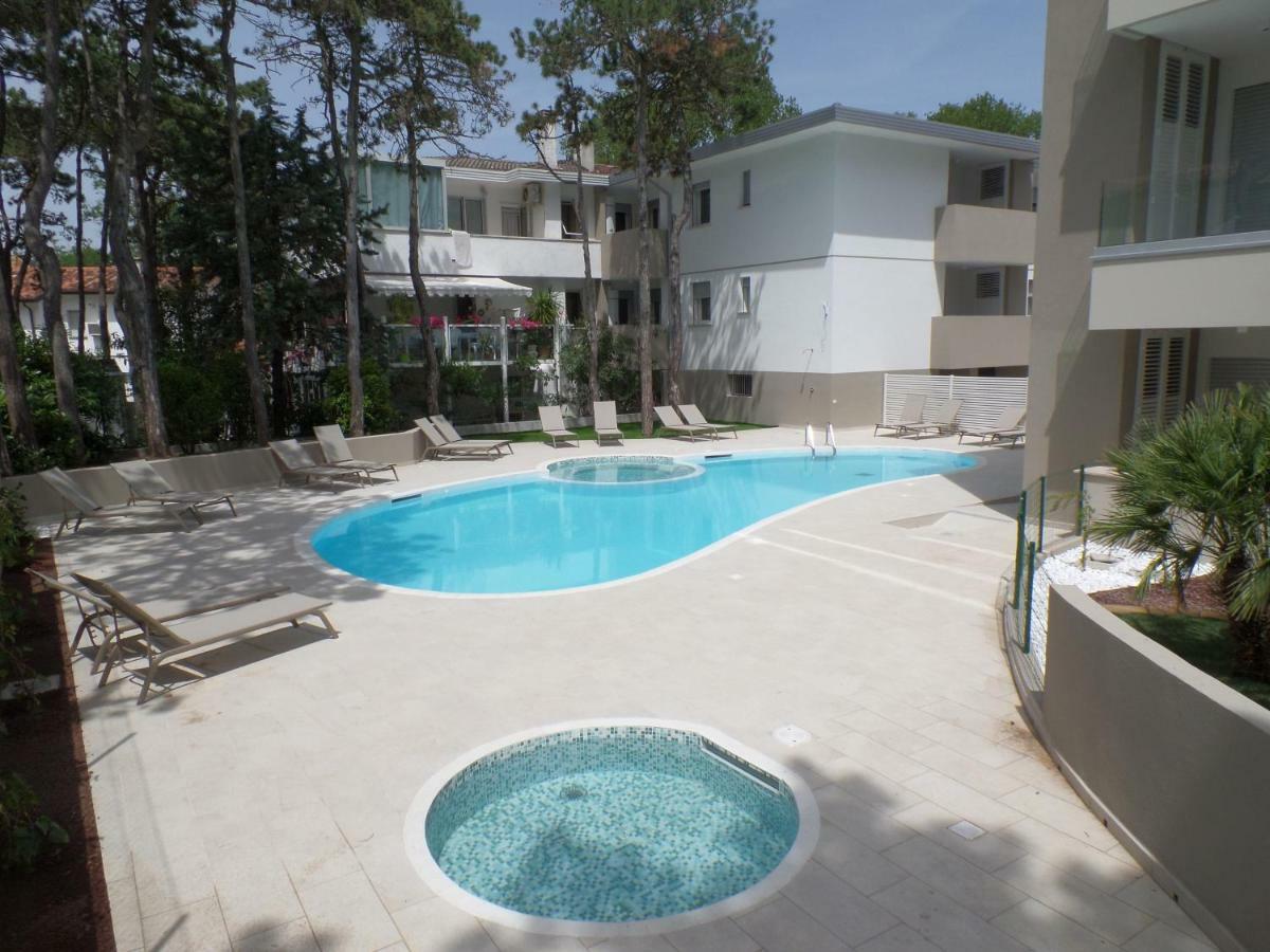 Residence Melograno Bibione Bagian luar foto