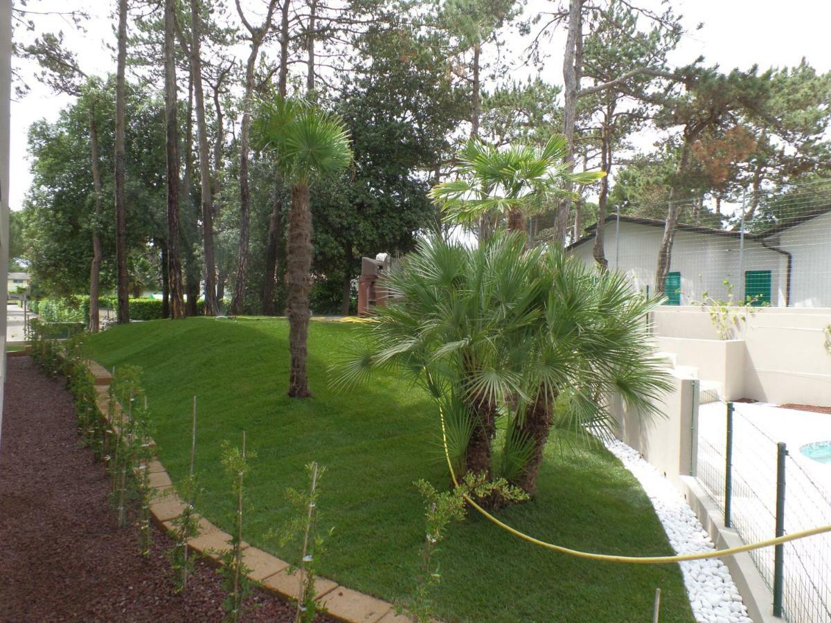Residence Melograno Bibione Bagian luar foto