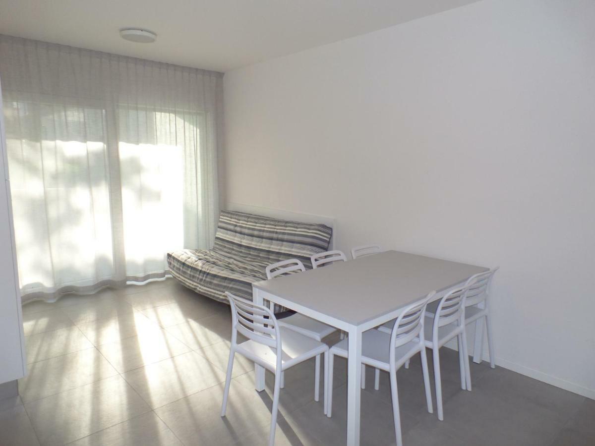 Residence Melograno Bibione Bagian luar foto