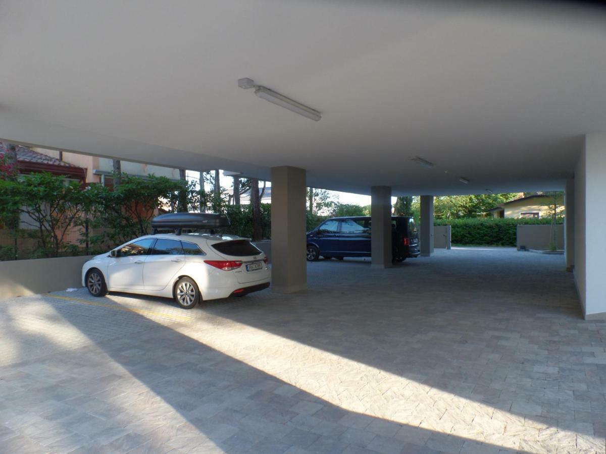 Residence Melograno Bibione Bagian luar foto