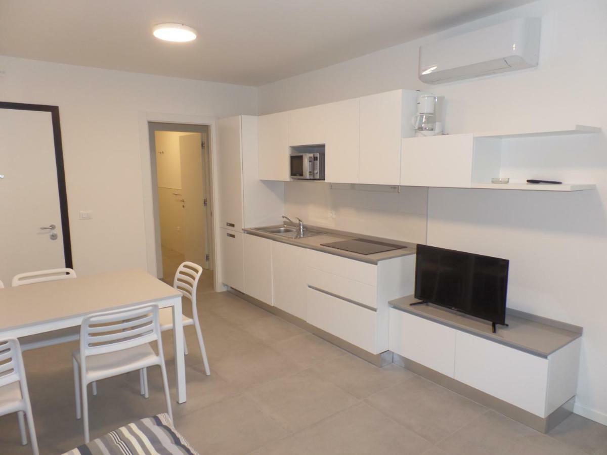 Residence Melograno Bibione Bagian luar foto