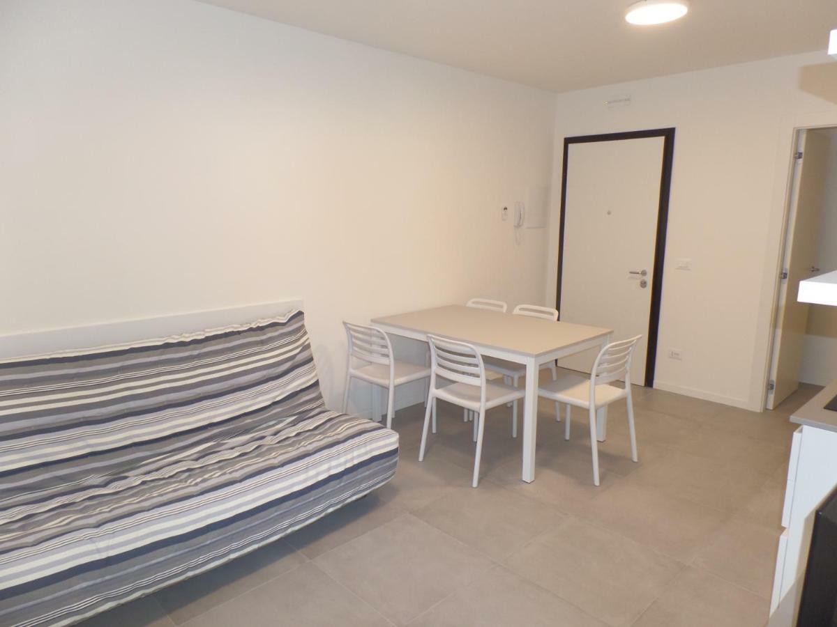 Residence Melograno Bibione Bagian luar foto