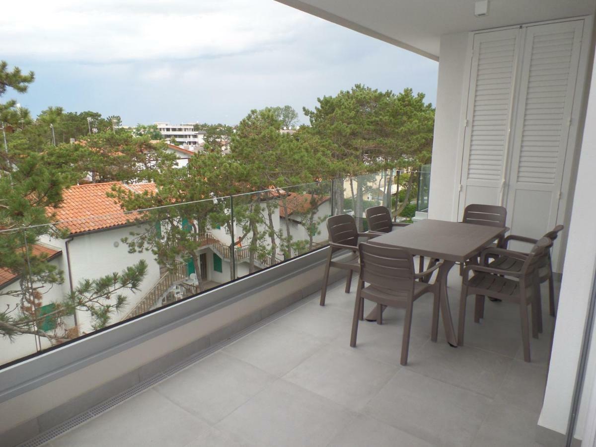 Residence Melograno Bibione Bagian luar foto