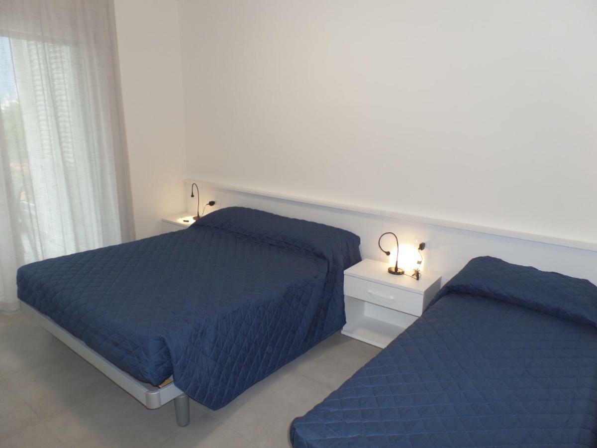 Residence Melograno Bibione Bagian luar foto