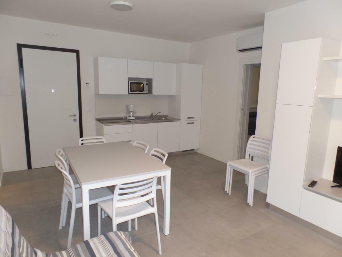 Residence Melograno Bibione Bagian luar foto
