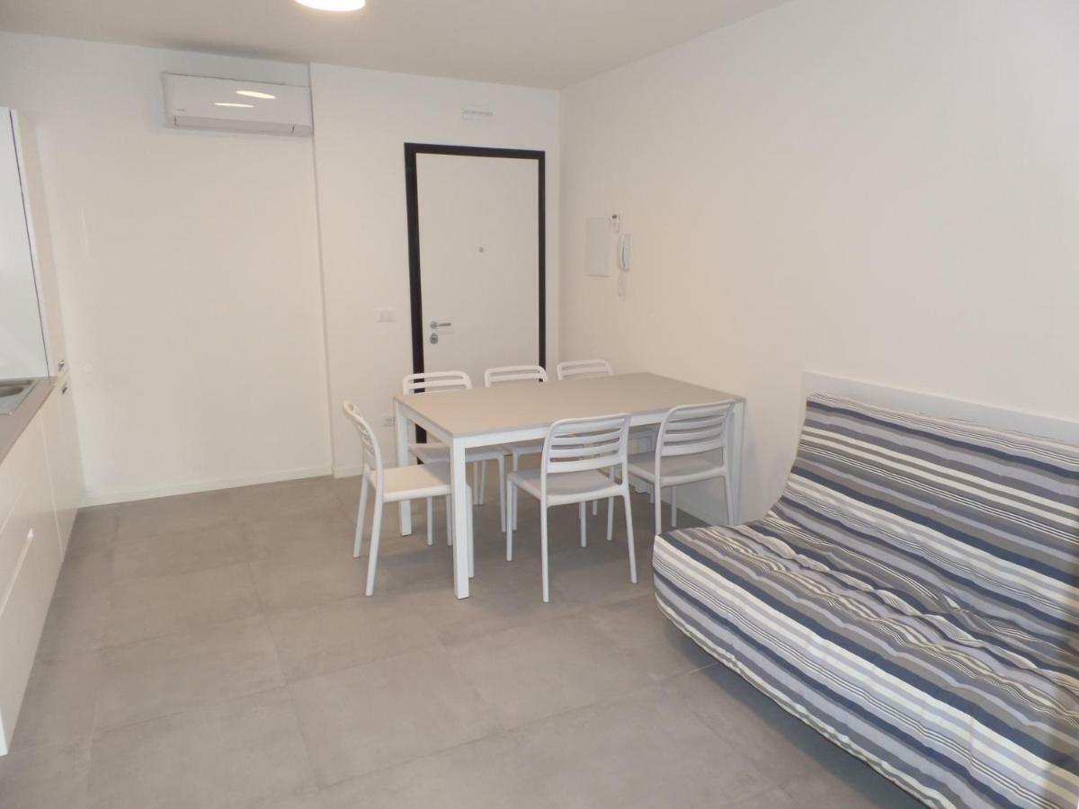 Residence Melograno Bibione Bagian luar foto