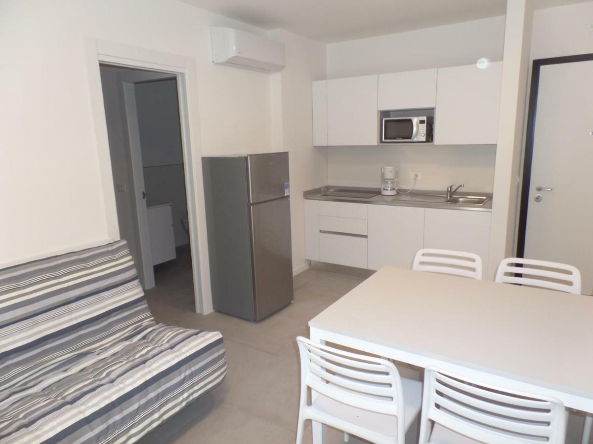 Residence Melograno Bibione Bagian luar foto